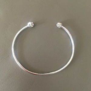 Silver cuff with cubic zirconia